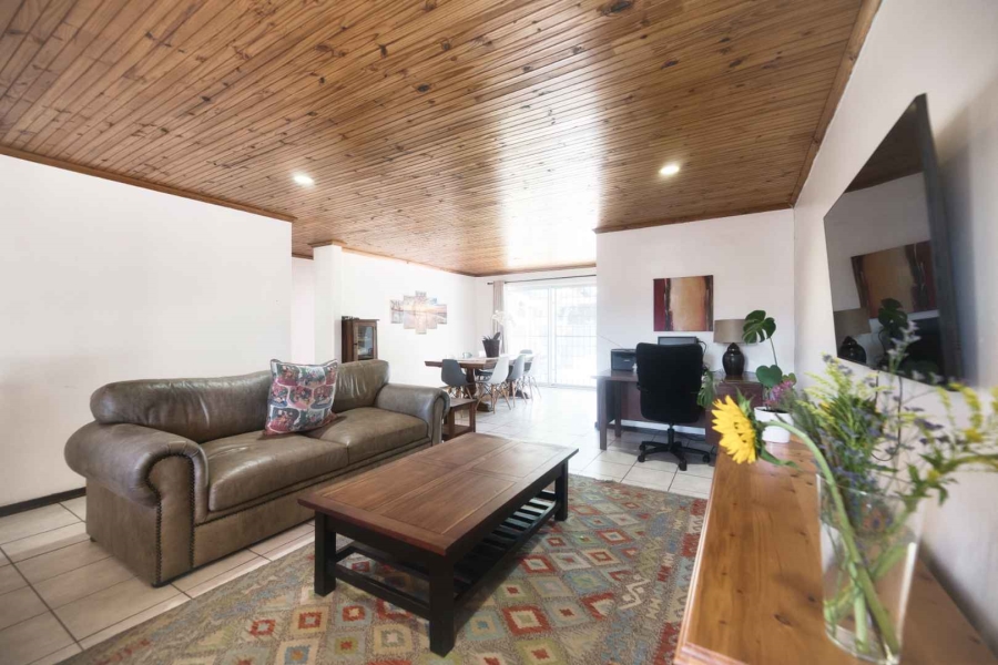 2 Bedroom Property for Sale in Westcliff Western Cape